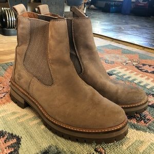 Timberland Chelsea Boots, Courmayer style. Size 9. Very lightly worn.